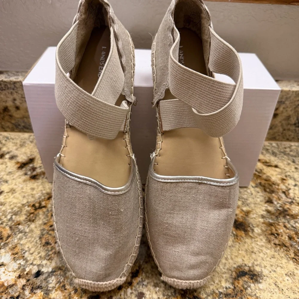 Lands End Ladies 8.5 Silver Beech Beige Cross Strap Espadrilles Flats Sandals